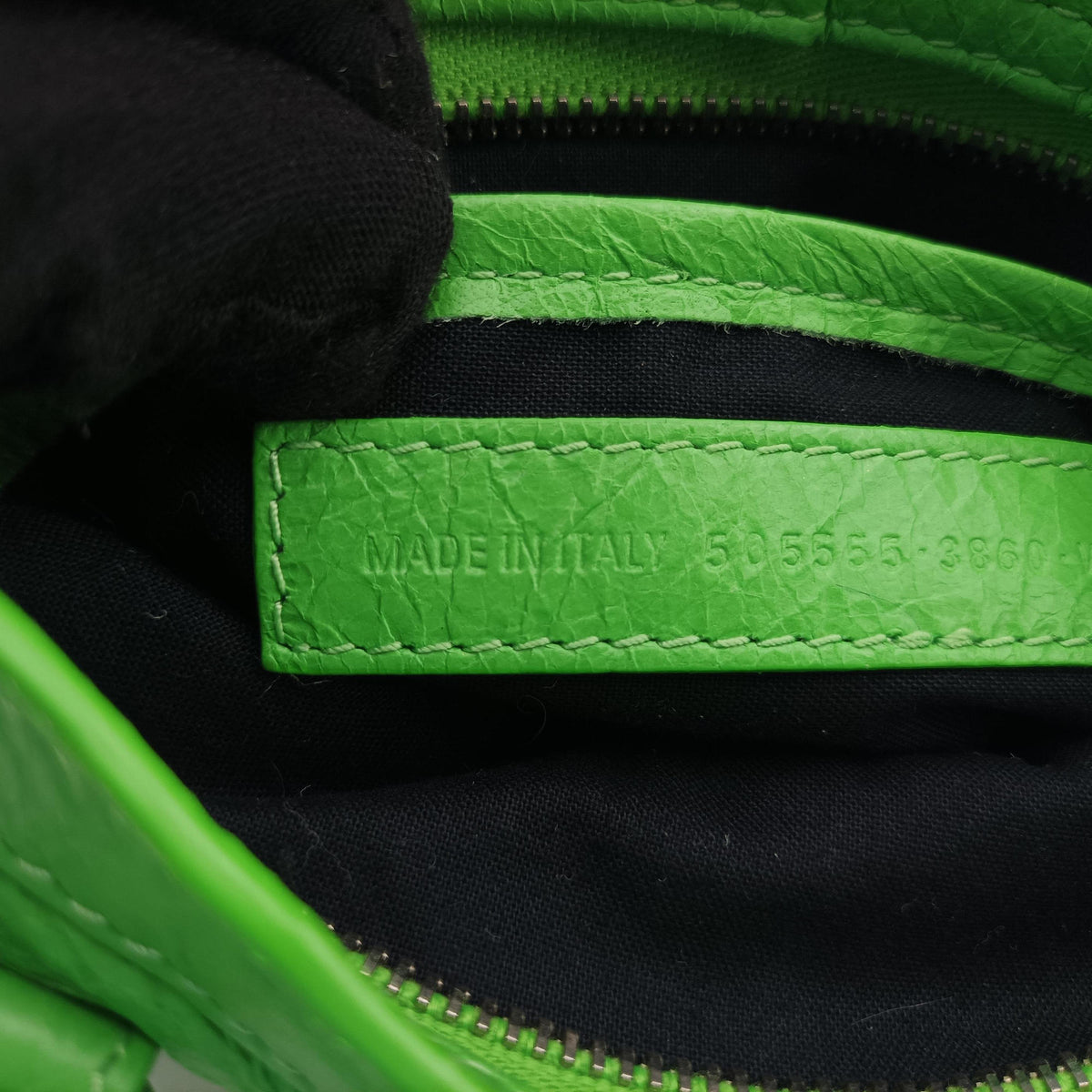 Pre-owned Balenciaga Giant City Green lambskin  shoulderbag | stylenewstar