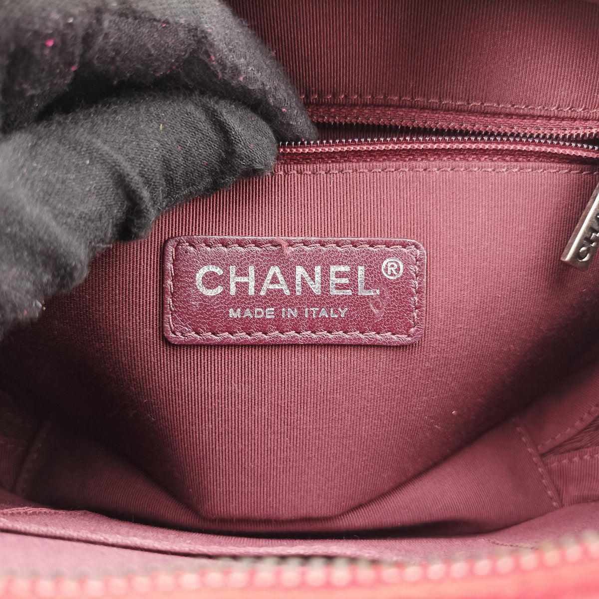 Pre-owned Chanel Coco Boy Camera Case Red lambskin A92655 shoulderbag | stylenewstar