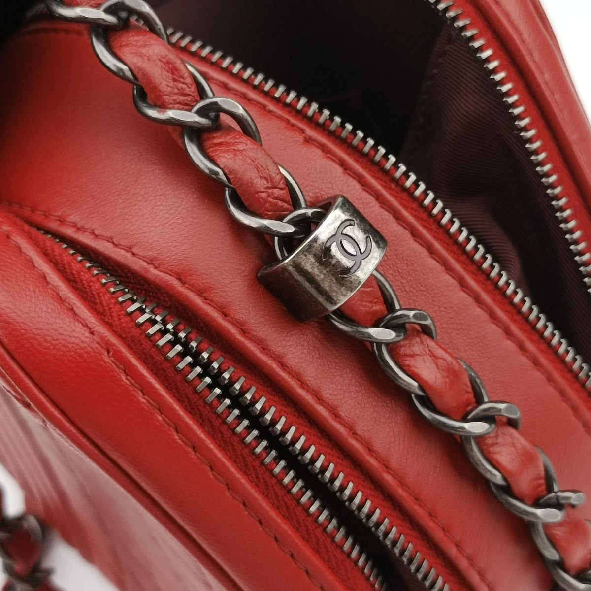 Pre-owned Chanel Coco Boy Camera Case Red lambskin A92655 shoulderbag | stylenewstar