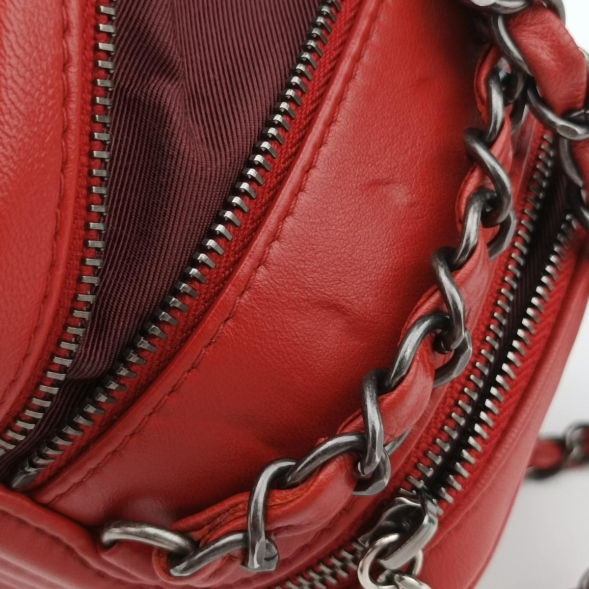 Pre-owned Chanel Coco Boy Camera Case Red lambskin A92655 shoulderbag | stylenewstar