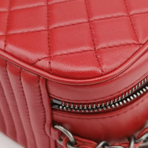 Pre-owned Chanel Coco Boy Camera Case Red lambskin A92655 shoulderbag | stylenewstar
