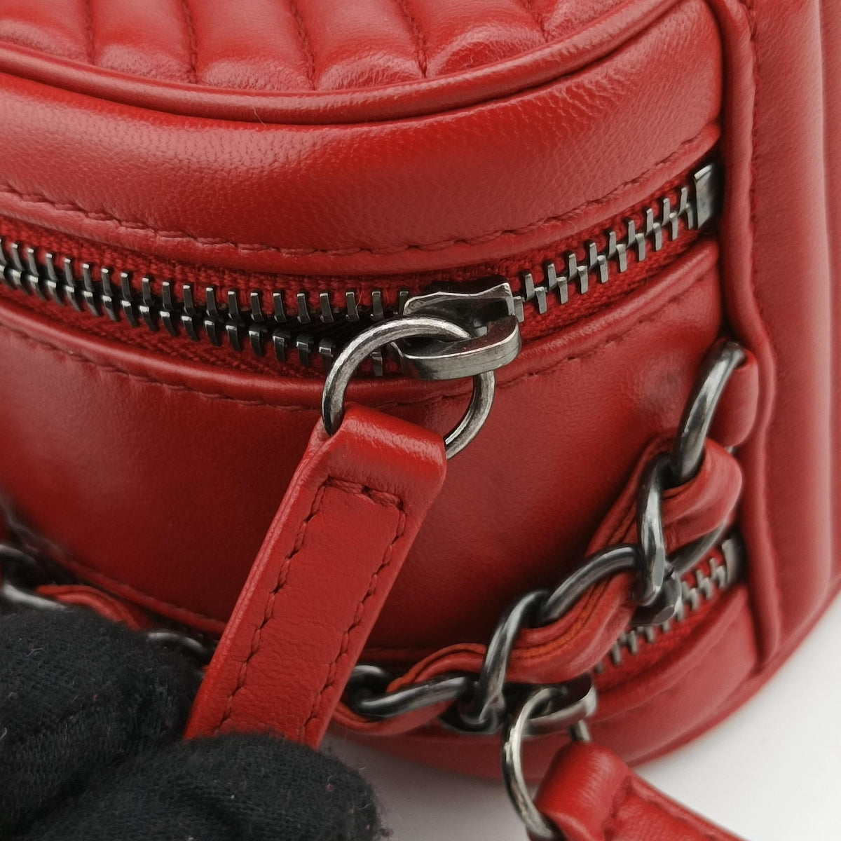 Pre-owned Chanel Coco Boy Camera Case Red lambskin A92655 shoulderbag | stylenewstar