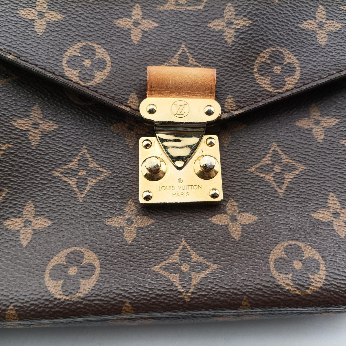Pre-owned Louis Vuitton Pochette Metis MM Brown Monogram Canvas M44875 shoulderbag | stylenewstar