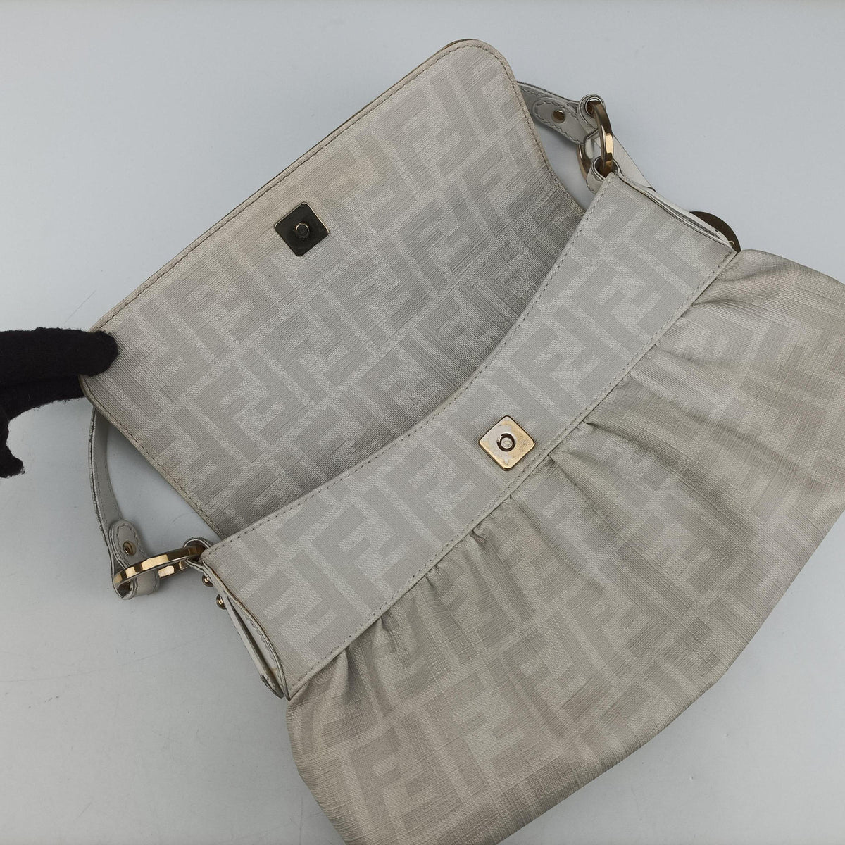 Pre-owned Fendi Tobacco Zucca Chef White PVC coated canvas×Leather 8BR445 handbag | stylenewstar
