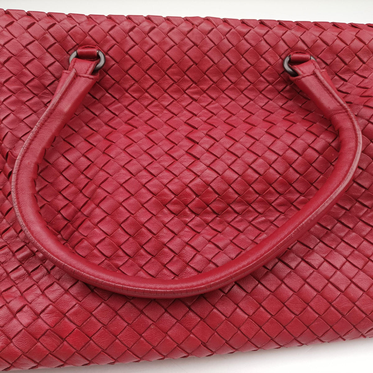 Secondhand Bottega Veneta Intrecciato Red lambskin  handbag | stylenewstar