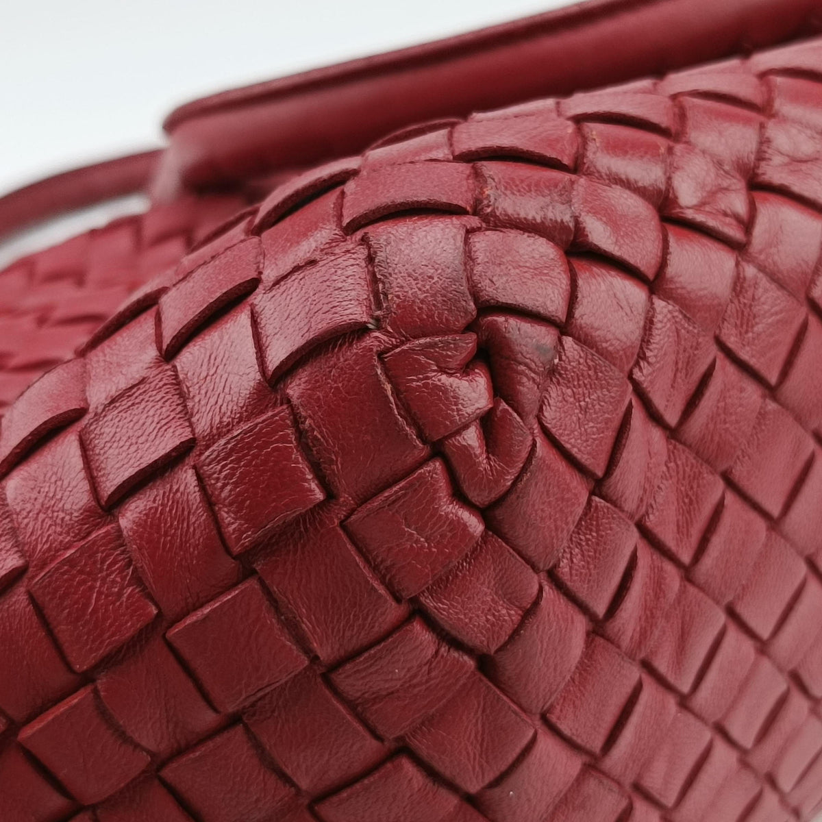 Secondhand Bottega Veneta Intrecciato Red lambskin  handbag | stylenewstar