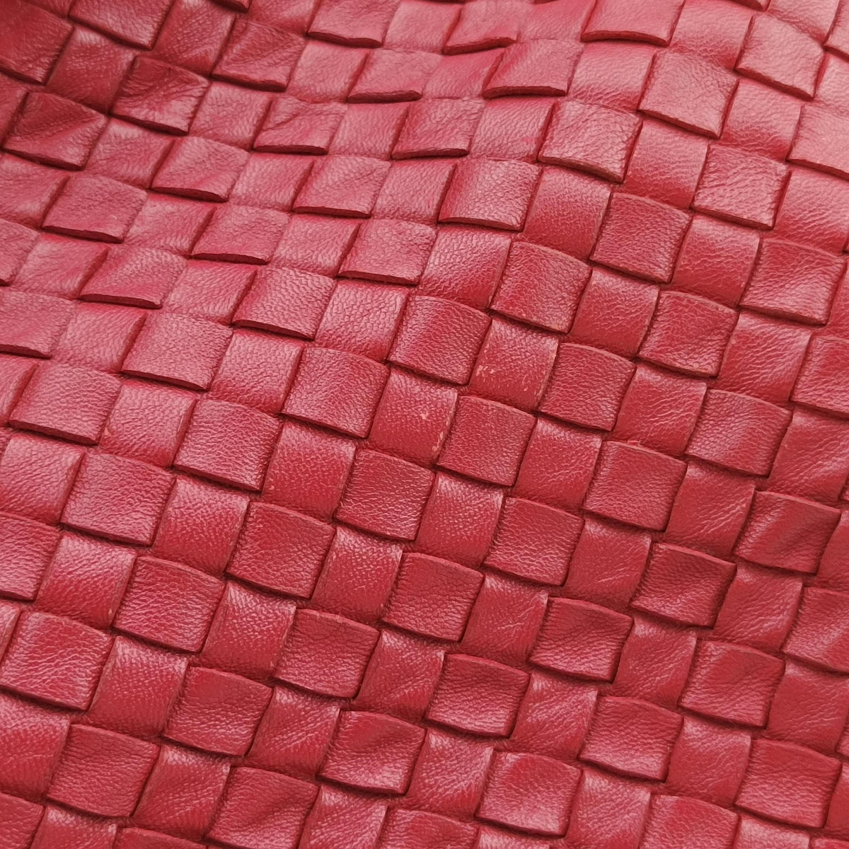 Secondhand Bottega Veneta Intrecciato Red lambskin  handbag | stylenewstar