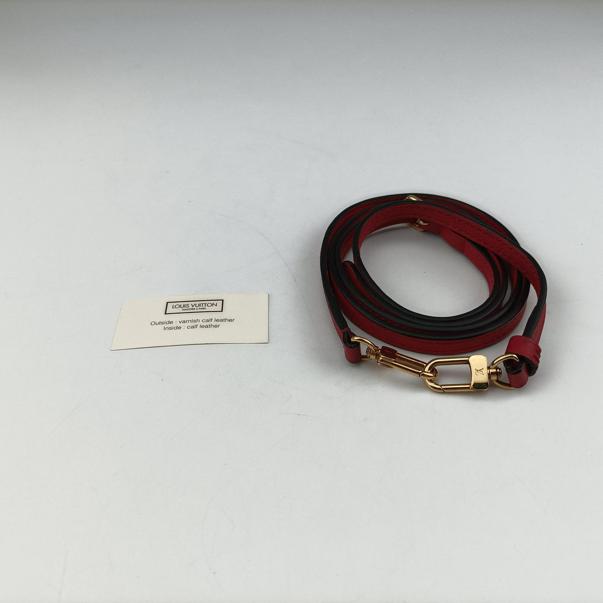 Secondhand Louis Vuitton BOITE CHAPEAU SOUPLE Rouge Vernis M90498 shoulderbag | stylenewstar