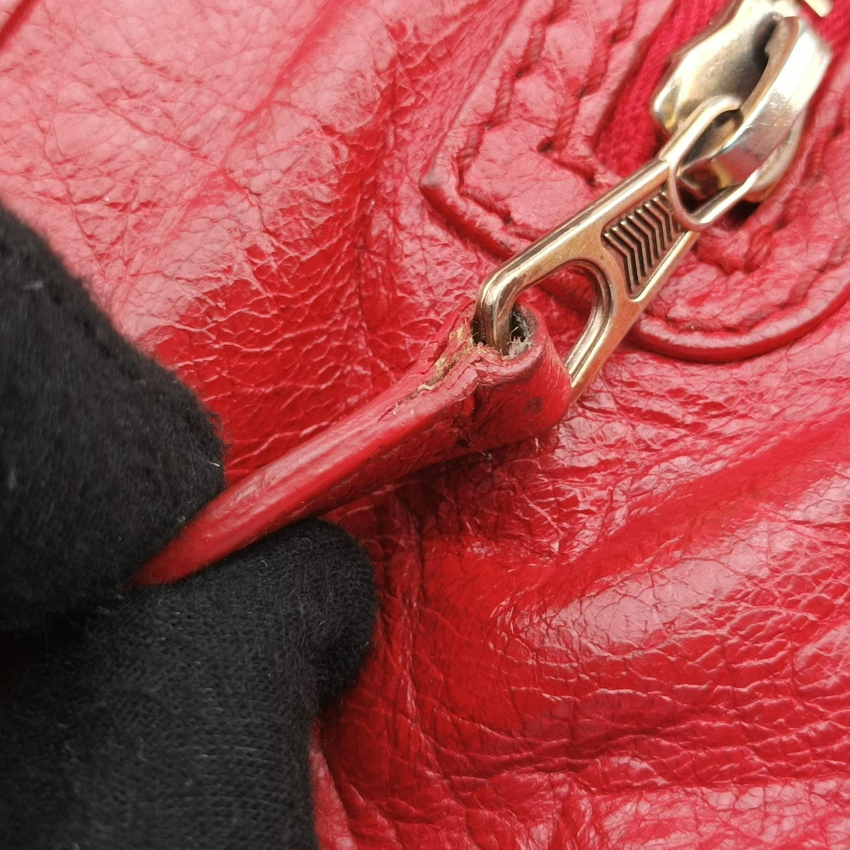 Pre-owned Balenciaga The Giant Hip Red lambskin  shoulderbag | stylenewstar