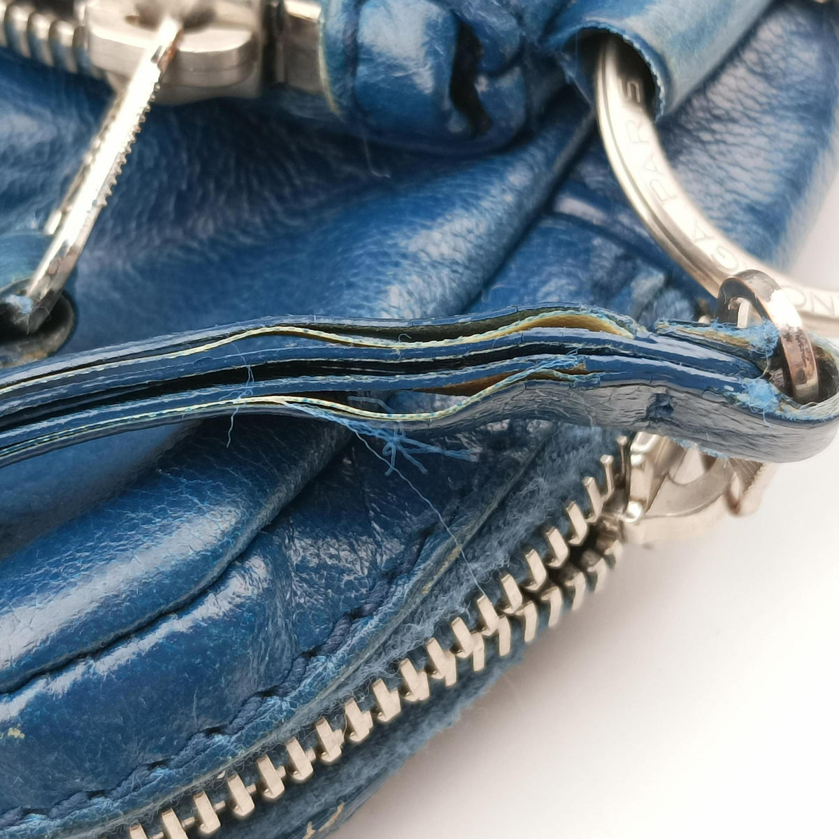 Pre-owned Balenciaga Giant City Blue Lambskin  shoulderbag | stylenewstar