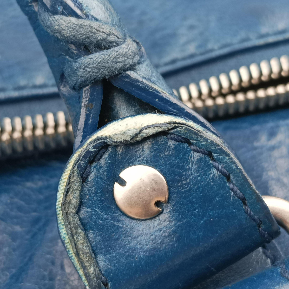 Pre-owned Balenciaga Giant City Blue Lambskin  shoulderbag | stylenewstar