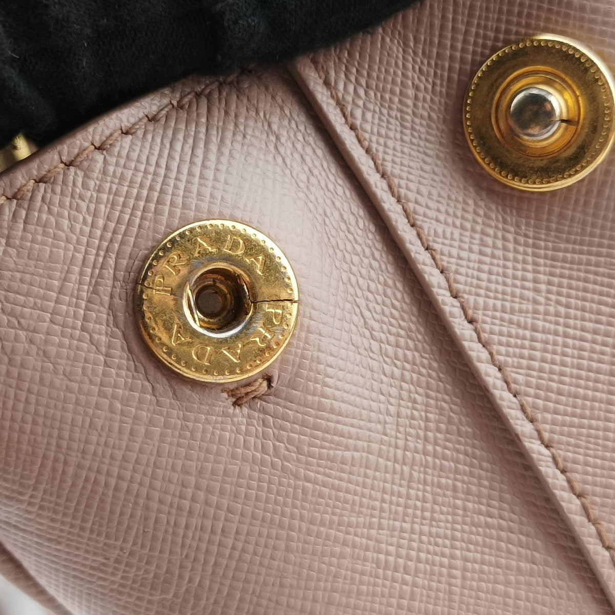 Vintage Prada Galleria Pink SAFFIANO Leather BN1786 shoulderbag | stylenewstar