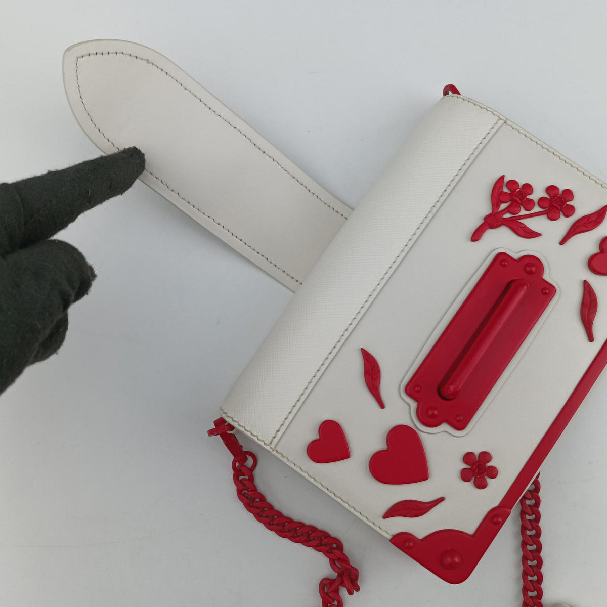 Secondhand Prada Cahier Heart and Flower White×red leather  shoulderbag | stylenewstar