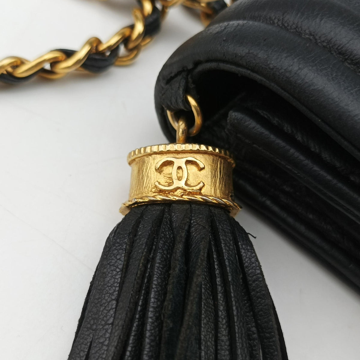 Pre-owned Chanel Matelasse fringe Black Lambskin  shoulderbag | stylenewstar