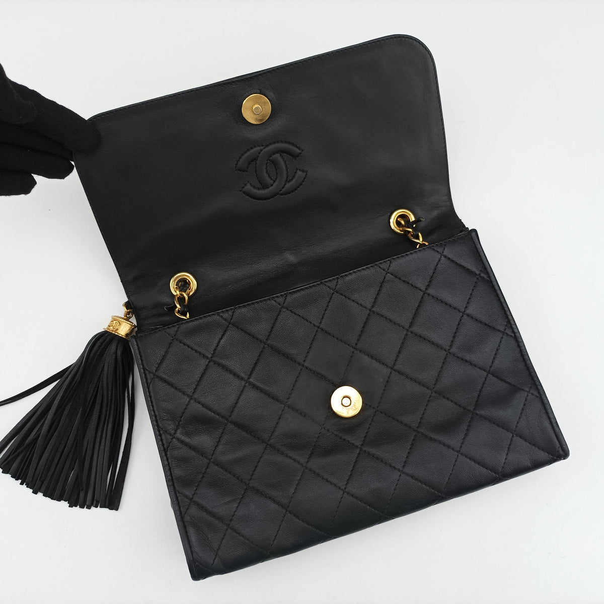 Pre-owned Chanel Matelasse fringe Black Lambskin  shoulderbag | stylenewstar