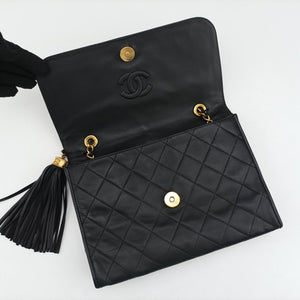 Pre-owned Chanel Matelasse fringe Black Lambskin  shoulderbag | stylenewstar