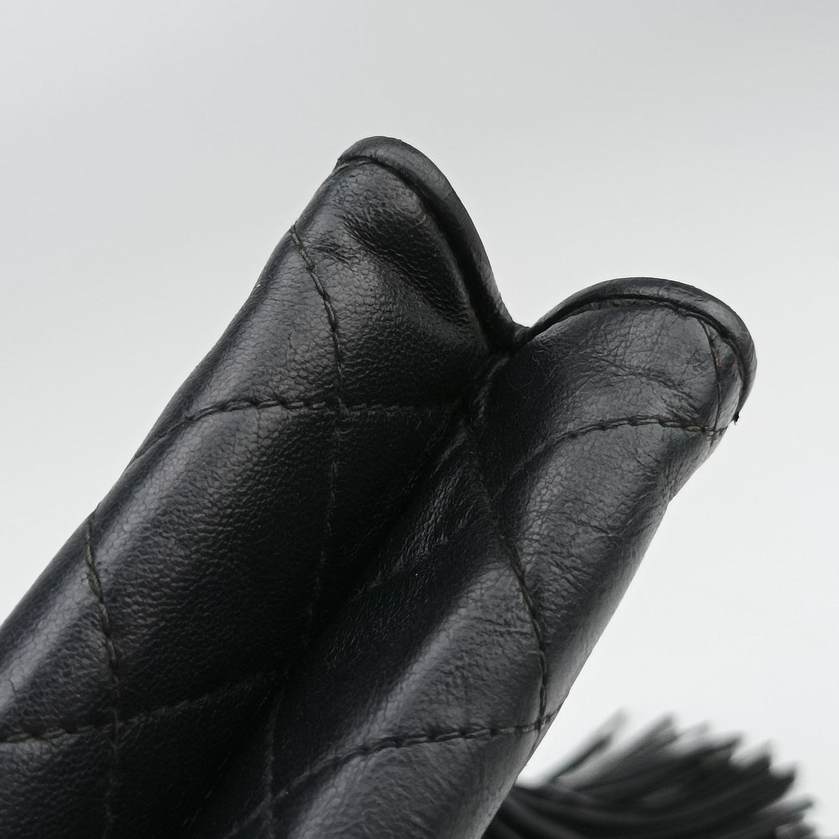 Pre-owned Chanel Matelasse fringe Black Lambskin  shoulderbag | stylenewstar