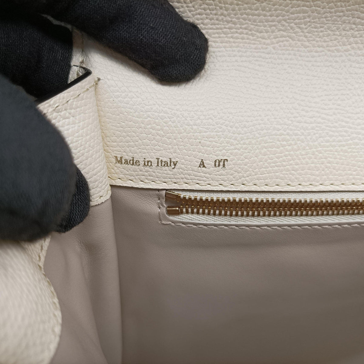 Pre-owned Valextra Iside White x Multi Leather  shoulderbag | stylenewstar