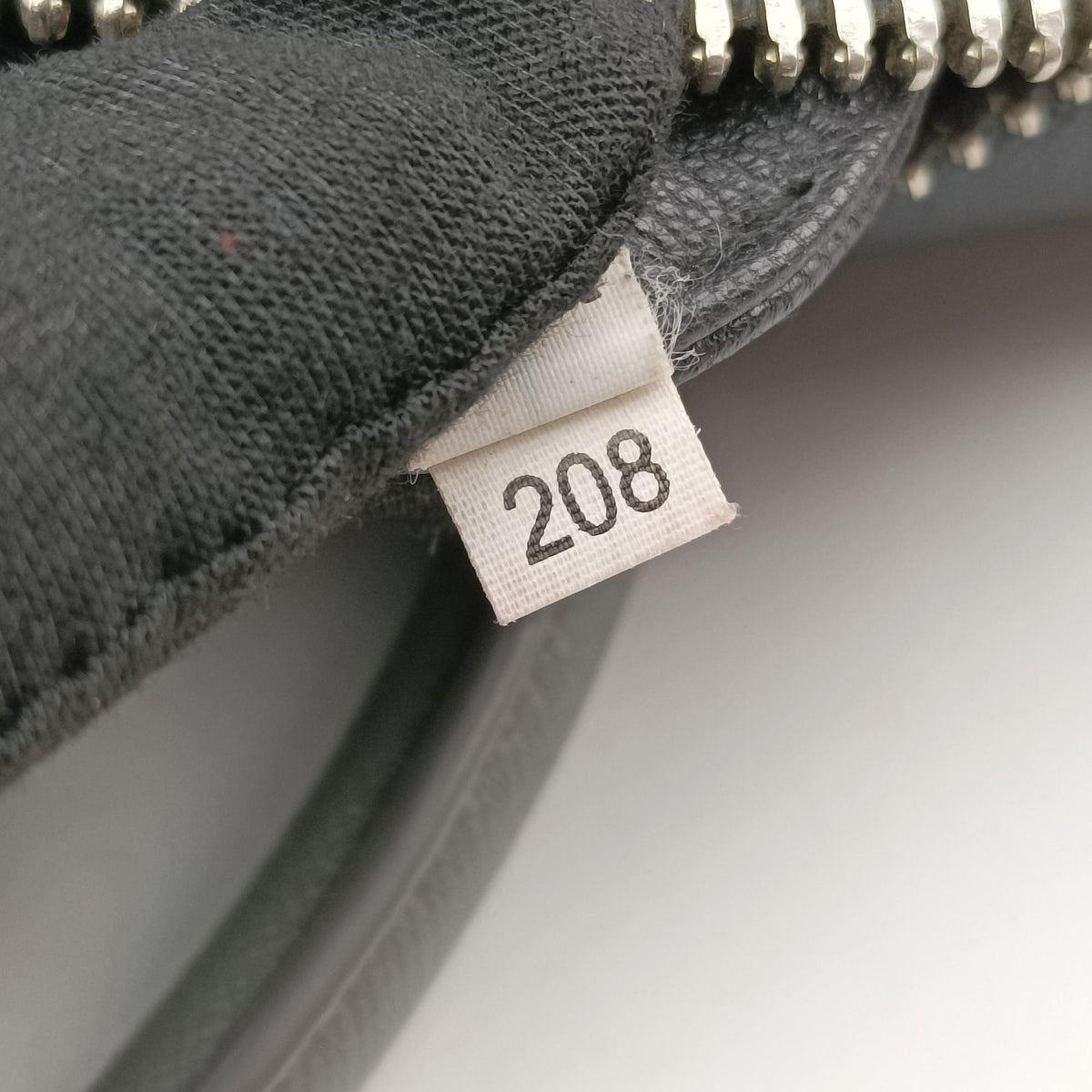 Pre-owned Prada business bag briefcase Grey x Navy SAFFIANO Leather 2VE363 handbag | stylenewstar