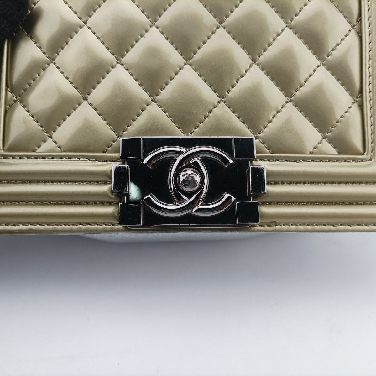 Secondhand Chanel BOY CHANEL Golden Patent Leather A67085 shoulderbag | stylenewstar