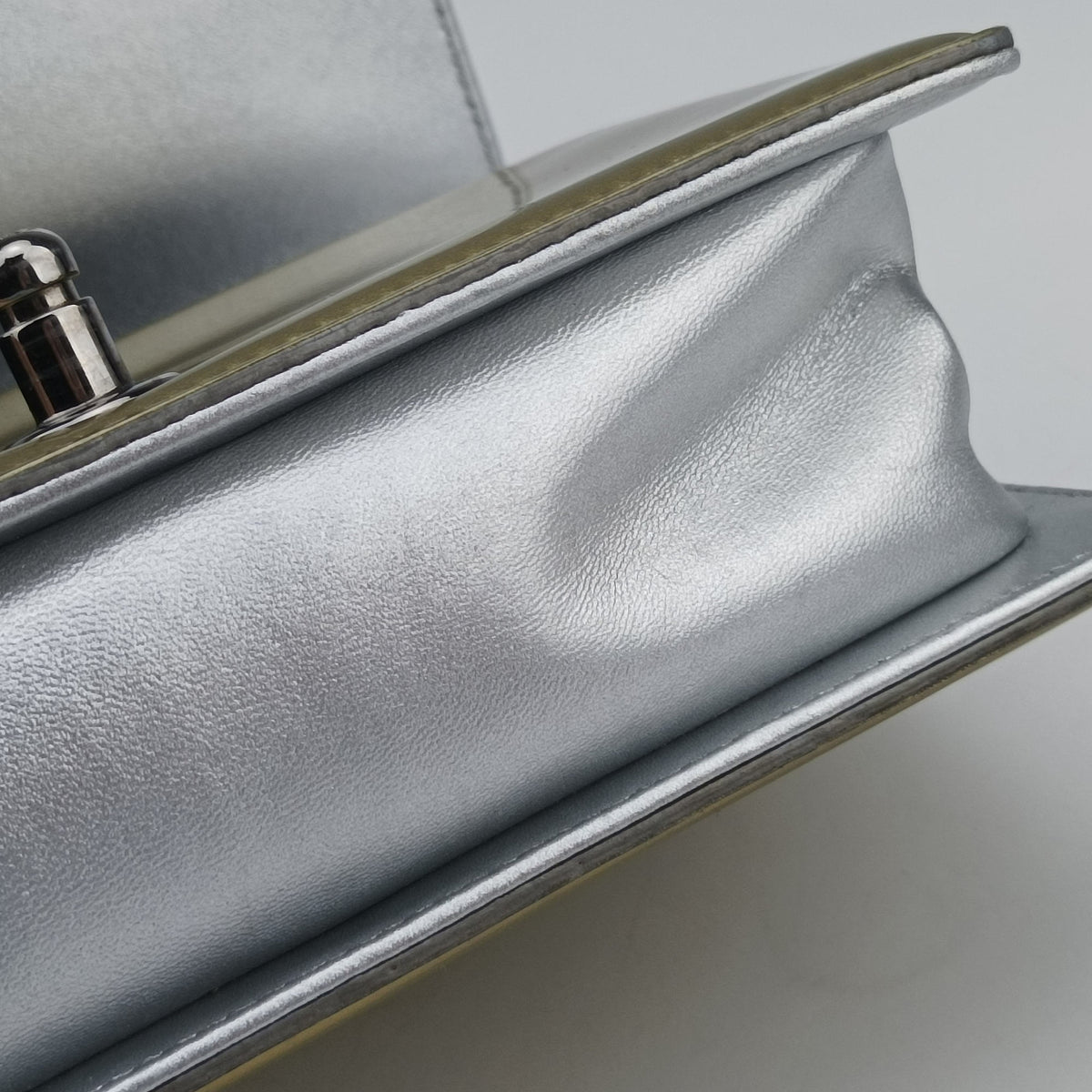 Secondhand Chanel BOY CHANEL Golden Patent Leather A67085 shoulderbag | stylenewstar