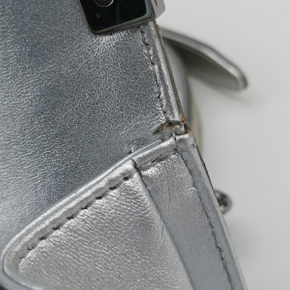 Secondhand Chanel BOY CHANEL Golden Patent Leather A67085 shoulderbag | stylenewstar