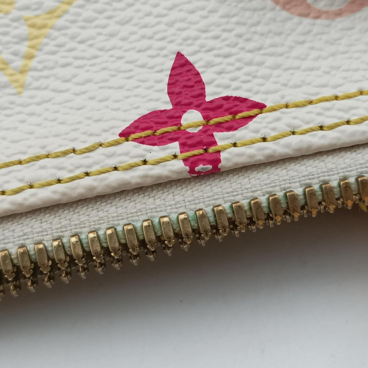 Pre-owned Louis Vuitton Alma PM white Monogram Multicolor M40443 handbag | stylenewstar