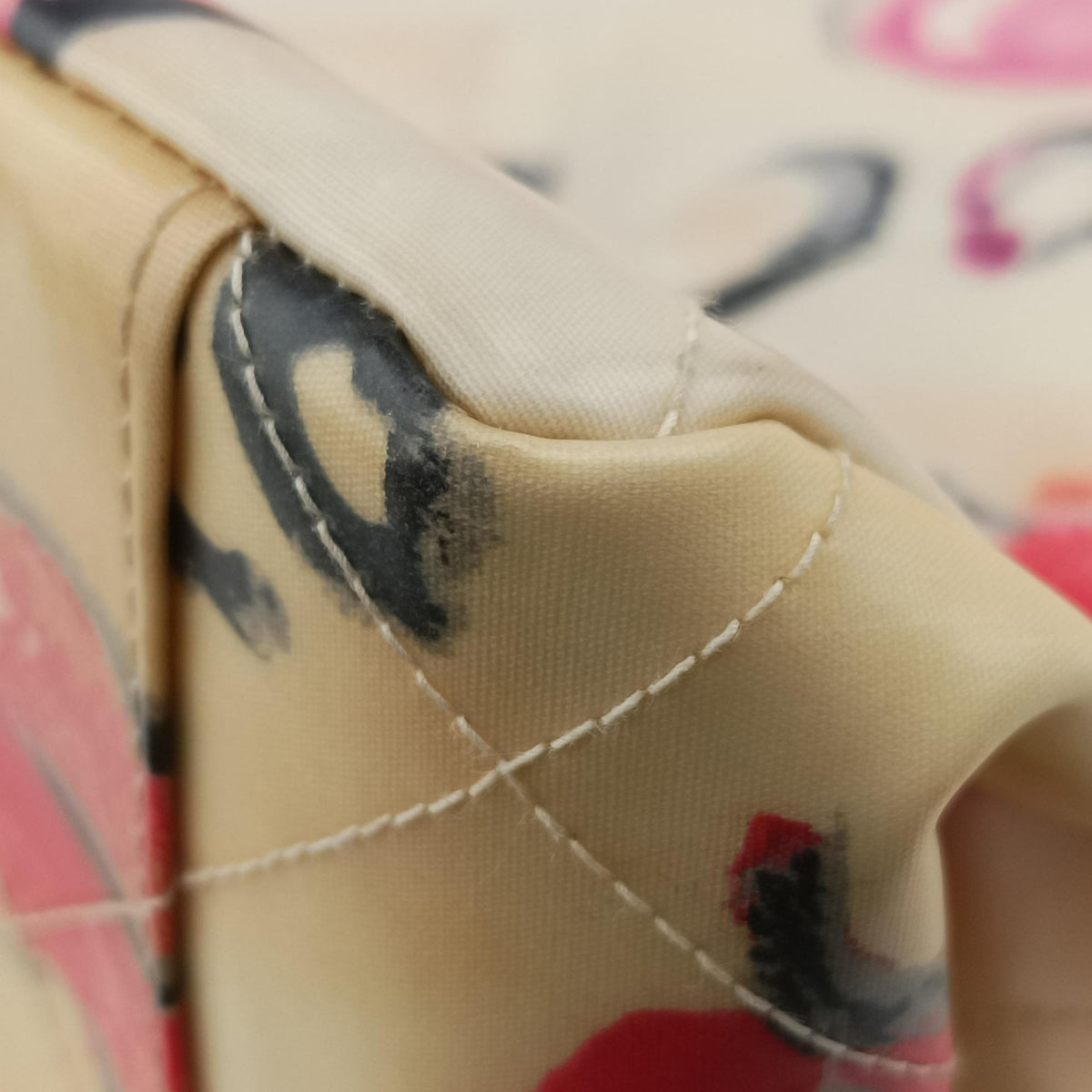 Secondhand Chanel CC lip Tote Pink PVC Coated Canvas A05226 shoulderbag | stylenewstar
