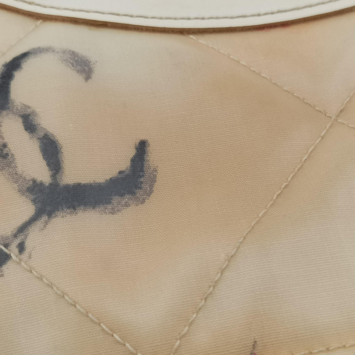 Secondhand Chanel CC lip Tote Pink PVC Coated Canvas A05226 shoulderbag | stylenewstar