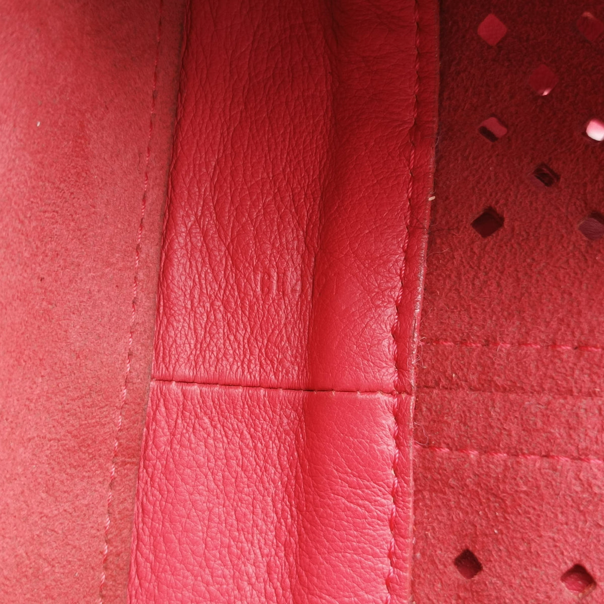 Pre-owned Louis Vuitton Sofia Coppola Noe Red Leather M94074 shoulderbag | stylenewstar