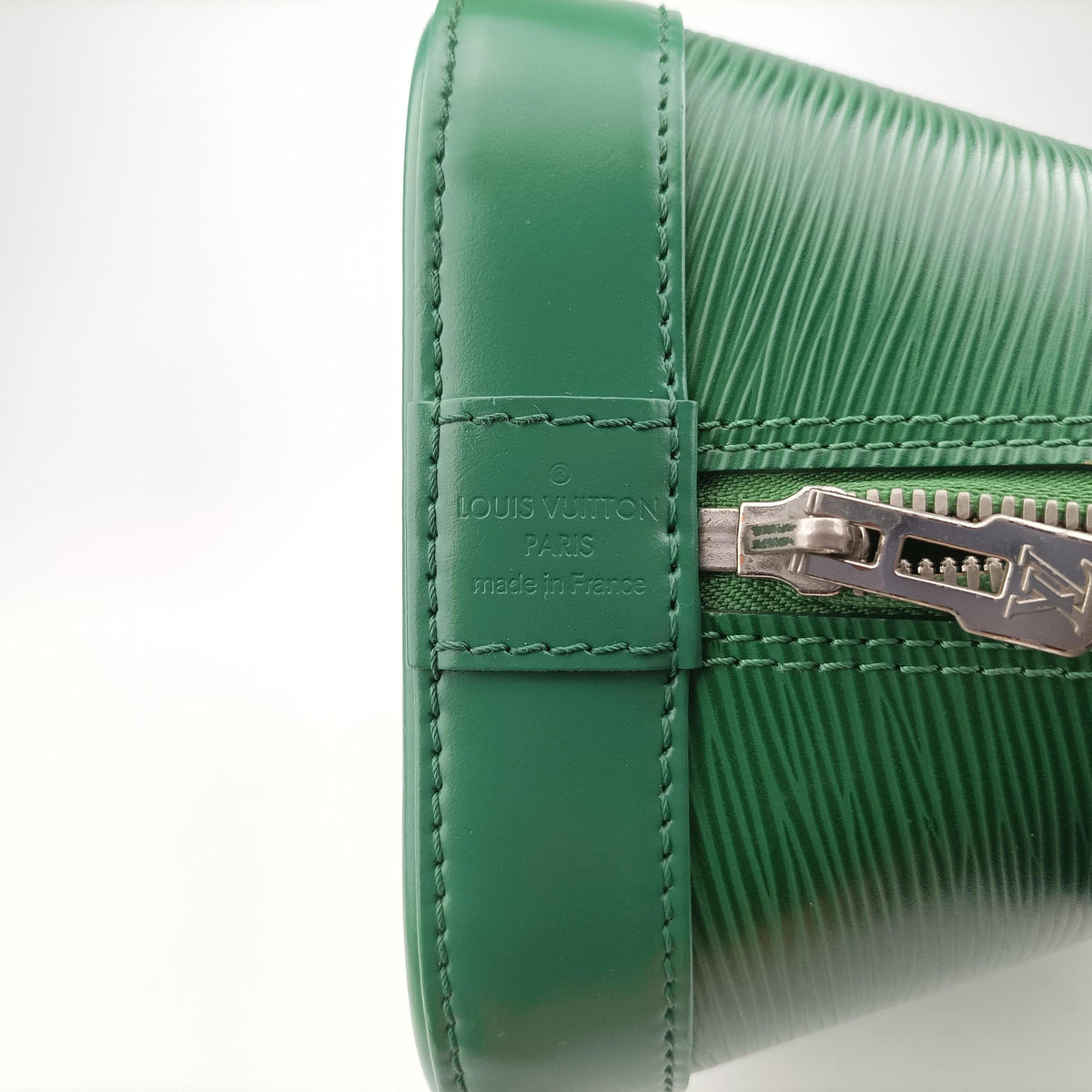 Pre-owned Louis Vuitton Alma PM Green Cloak epi M40618 handbag | stylenewstar