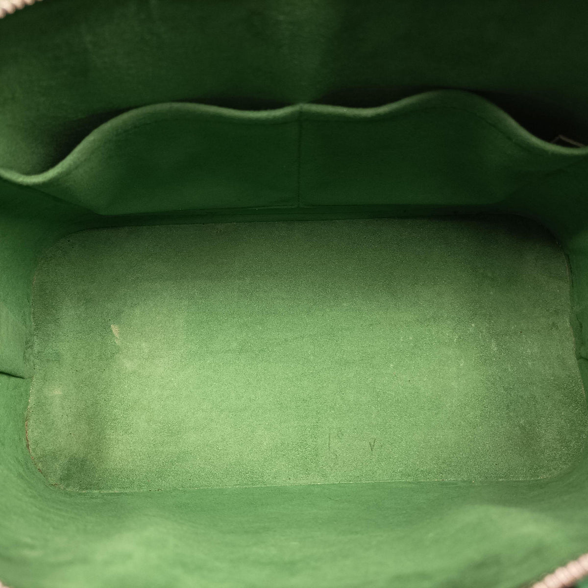 Pre-owned Louis Vuitton Alma PM Green Cloak epi M40618 handbag | stylenewstar