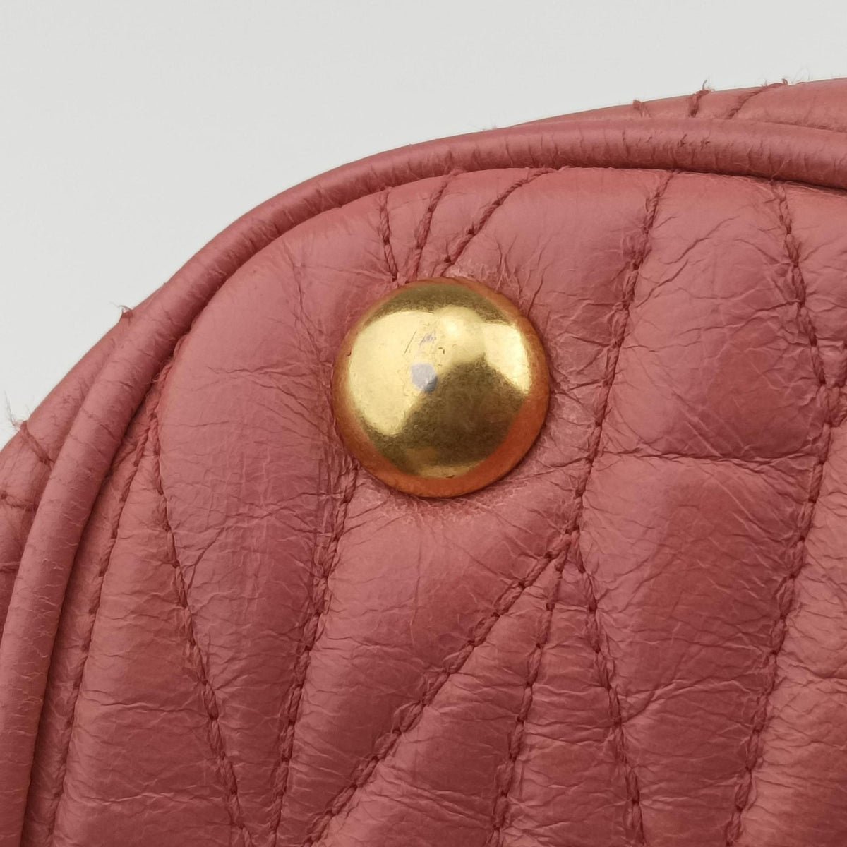 Pre-owned Miu Miu Matelasse Pink Leather  shoulderbag | stylenewstar