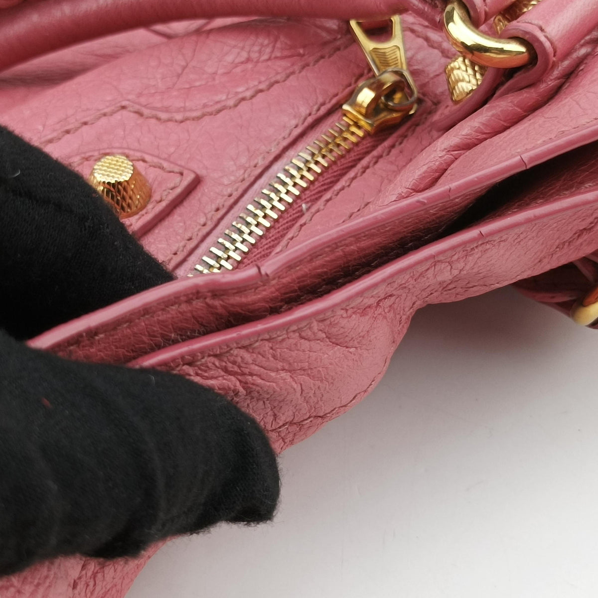 Pre-owned Balenciaga Giant Town Pink lambskin  shoulderbag | stylenewstar