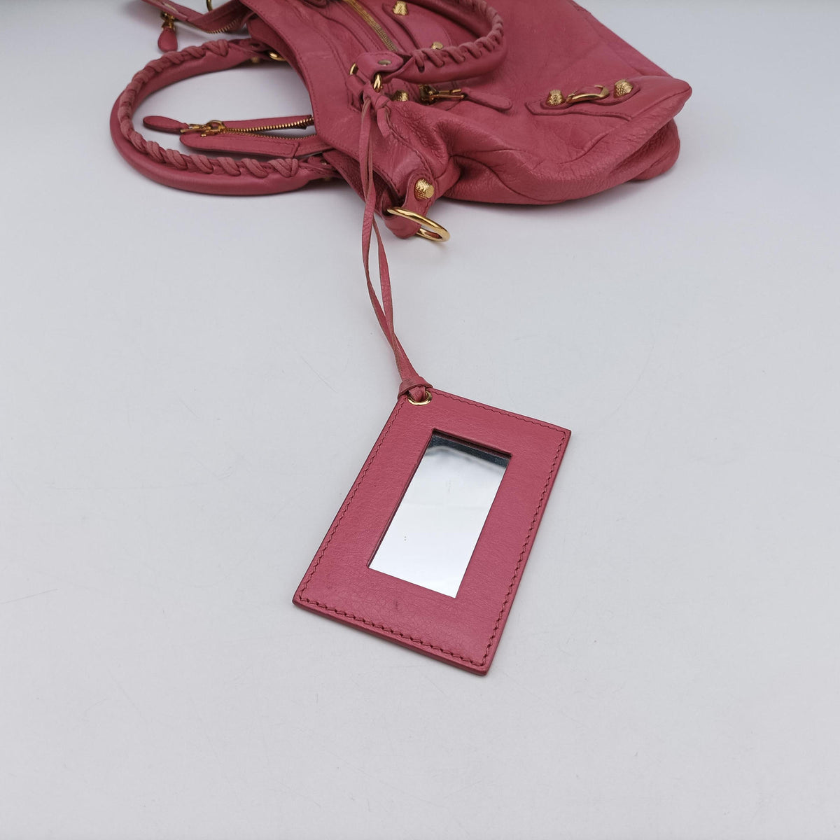 Pre-owned Balenciaga Giant Town Pink lambskin  shoulderbag | stylenewstar