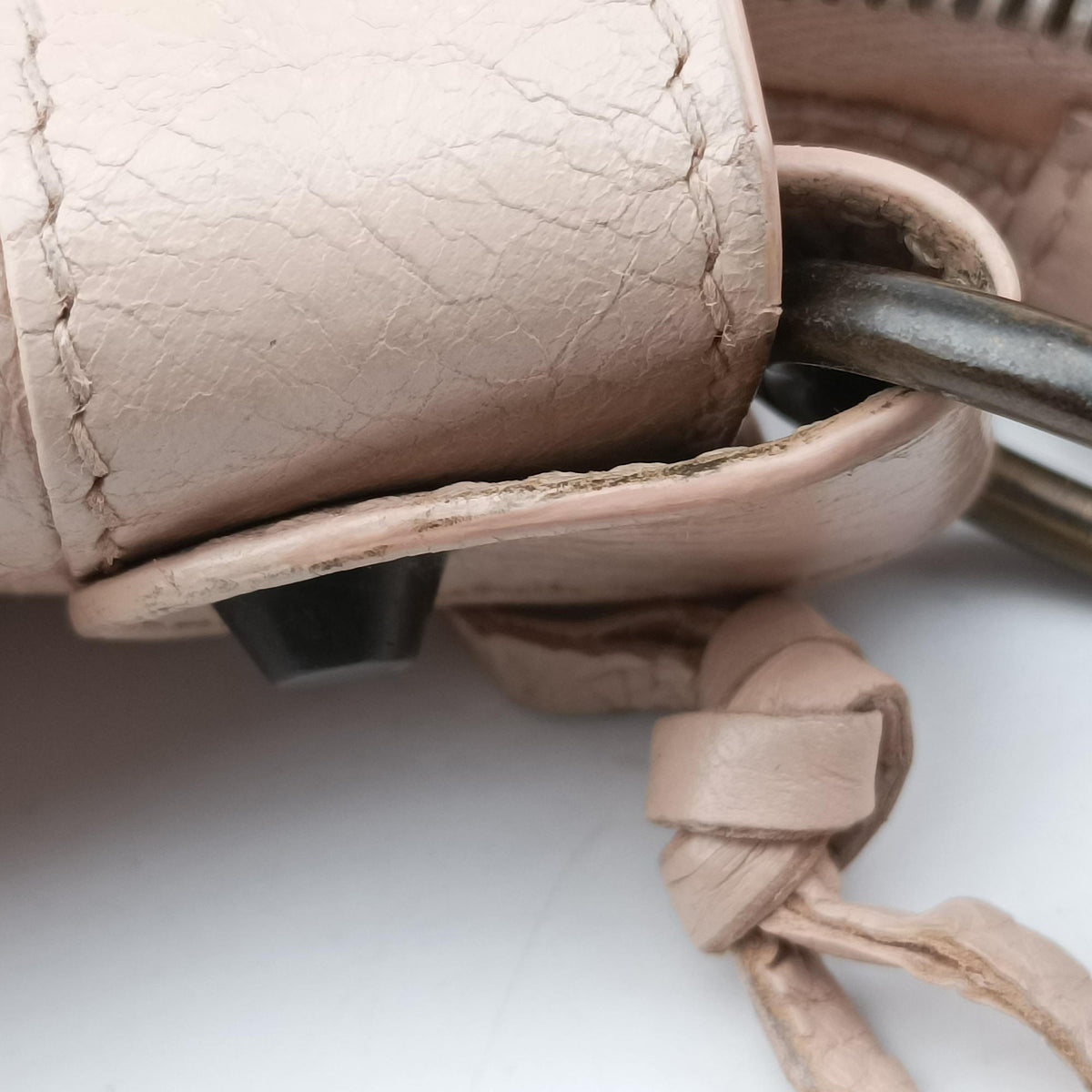 Pre-owned Balenciaga Giant City Pink lambskin  shoulderbag | stylenewstar