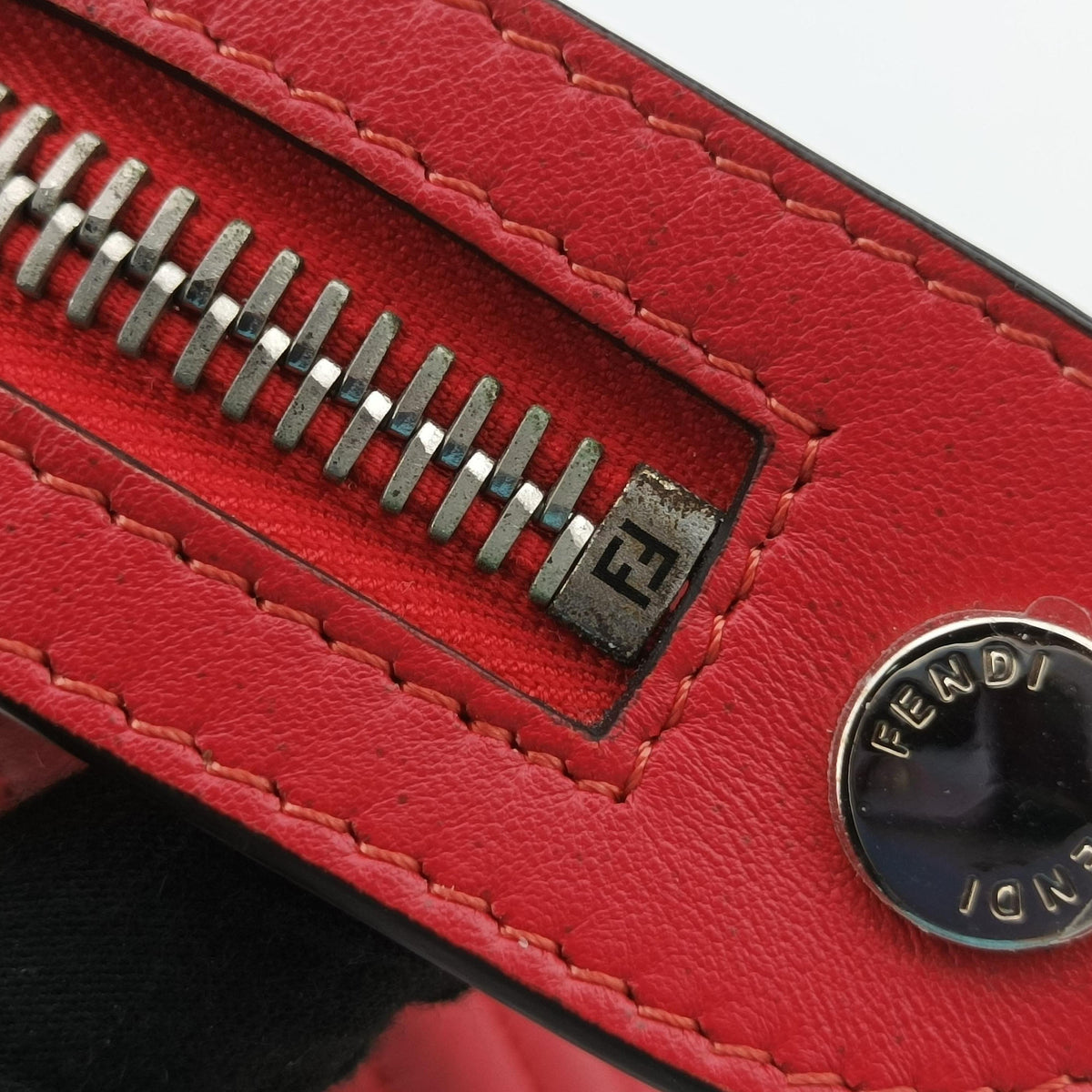 Vintage Fendi Dotcom Click Small Red Leather 8BN299 shoulderbag | stylenewstar