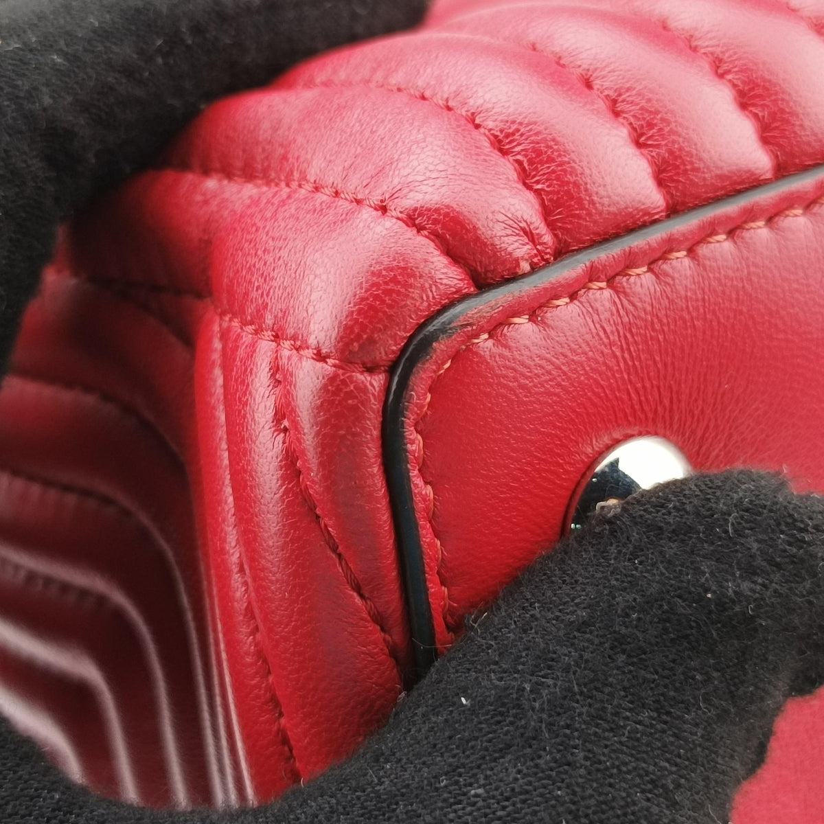 Vintage Fendi Dotcom Click Small Red Leather 8BN299 shoulderbag | stylenewstar