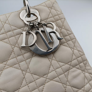 Secondhand Christian Dior Lady Dior Beige lambskin  shoulderbag | stylenewstar