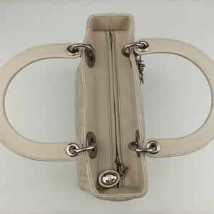 Secondhand Christian Dior Lady Dior Beige lambskin  shoulderbag | stylenewstar