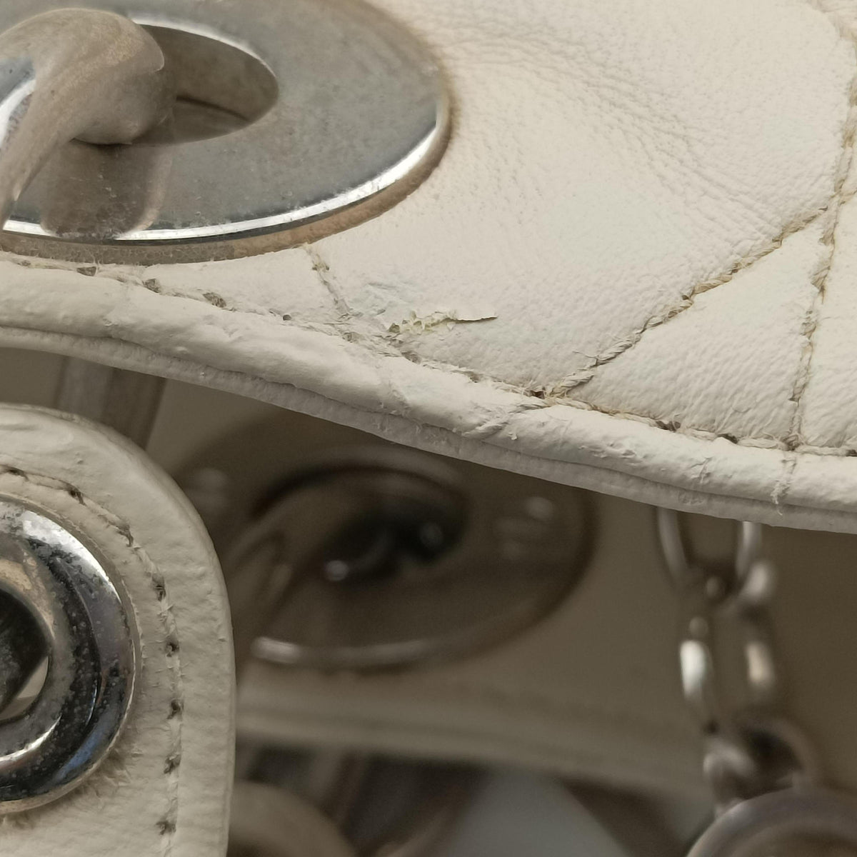 Secondhand Christian Dior Lady Dior Beige lambskin  shoulderbag | stylenewstar