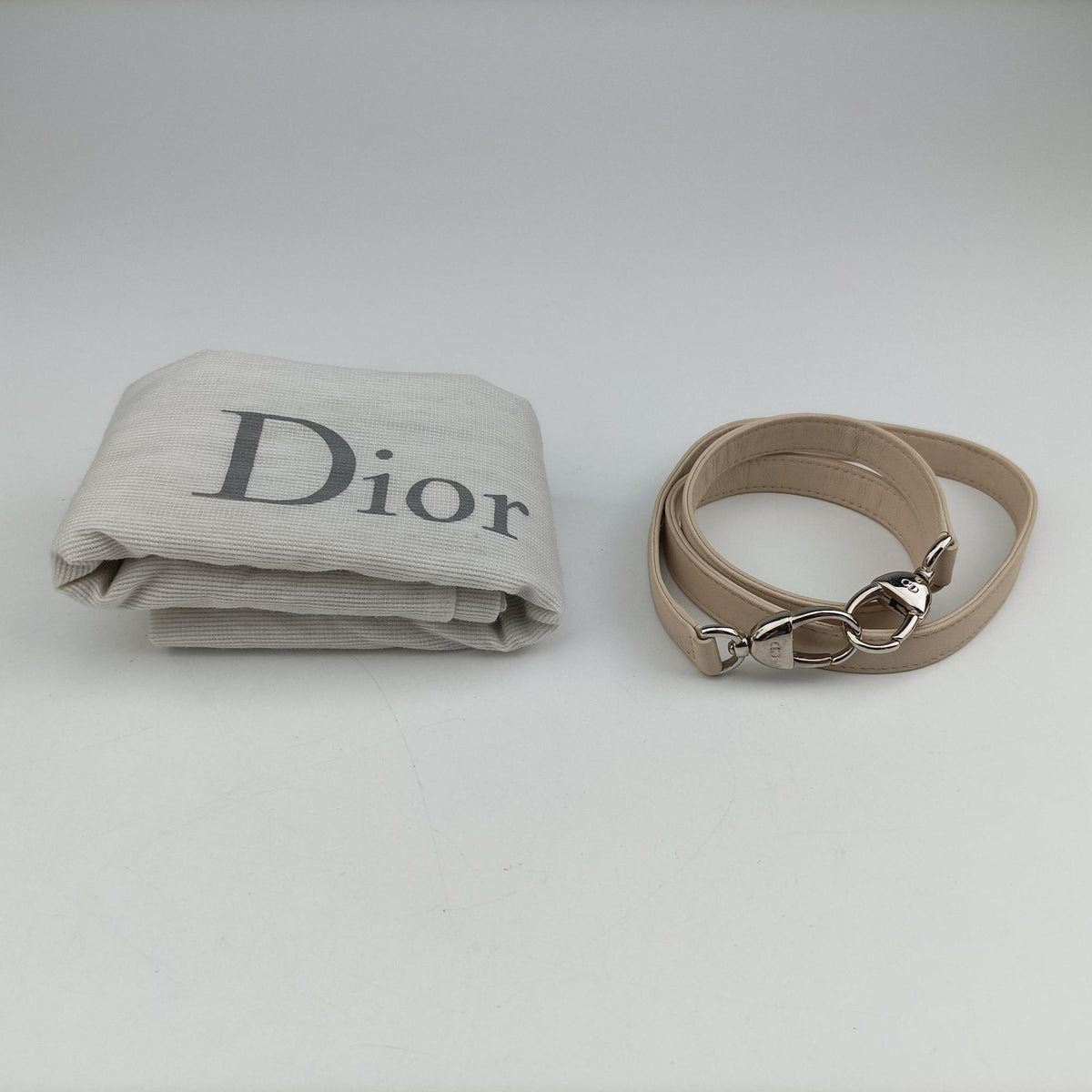 Secondhand Christian Dior Lady Dior Beige lambskin  shoulderbag | stylenewstar