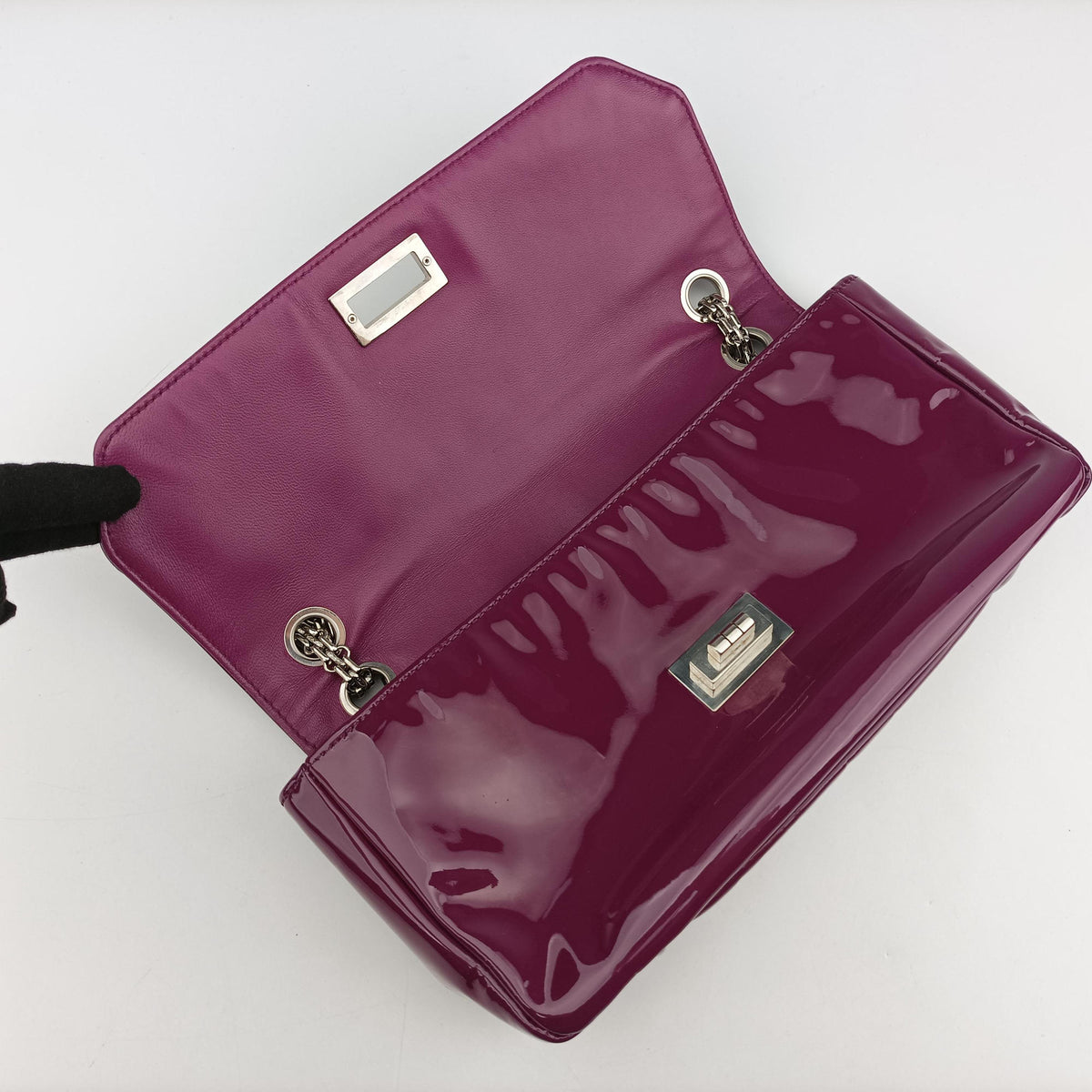 Pre-owned Chanel Chain Flap Purple Patent A46186 shoulderbag | stylenewstar