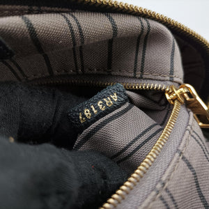 Vintage Louis Vuitton Speedy Bandouliere 30 NM Noir Monogram Empreinte M42406 shoulderbag | stylenewstar