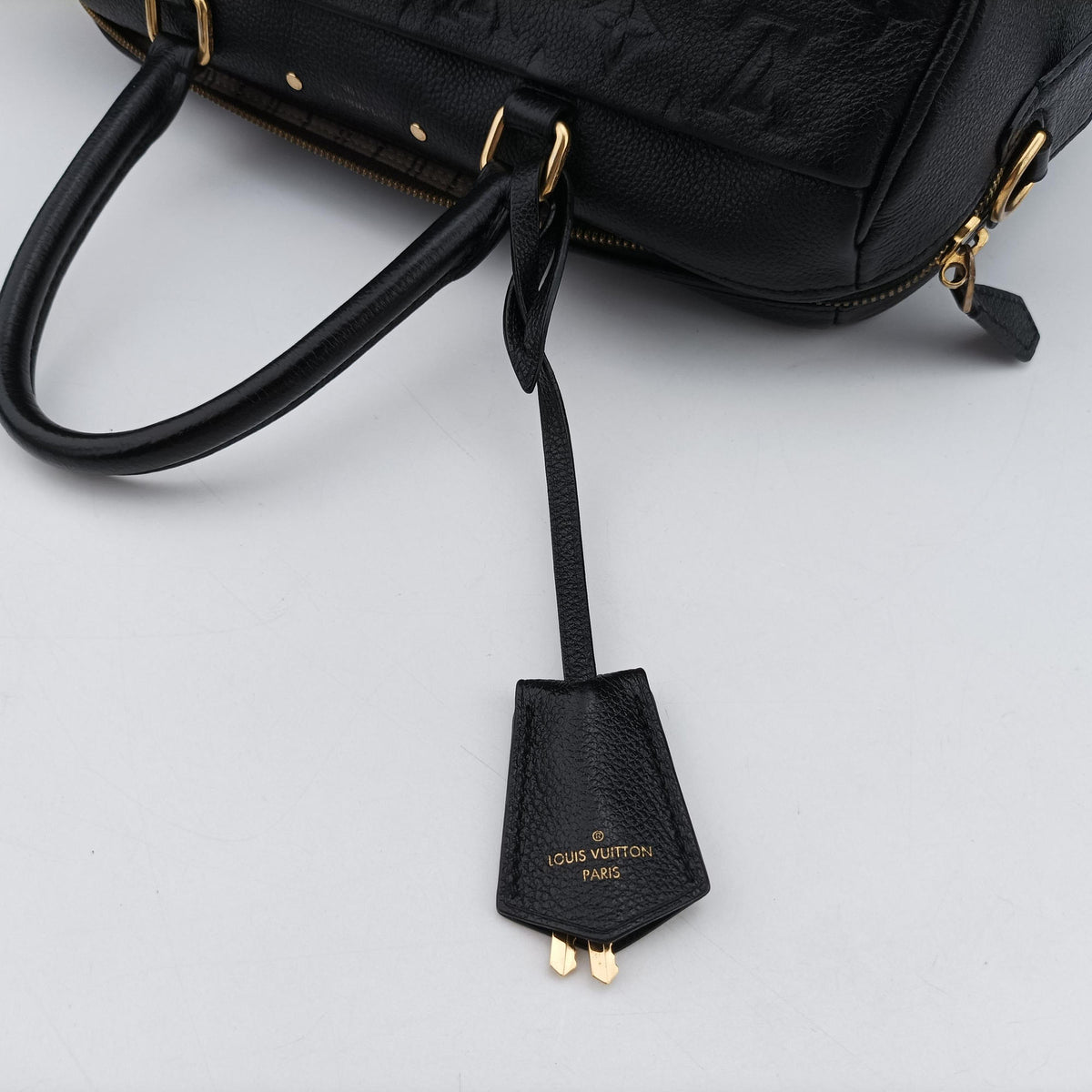 Vintage Louis Vuitton Speedy Bandouliere 30 NM Noir Monogram Empreinte M42406 shoulderbag | stylenewstar