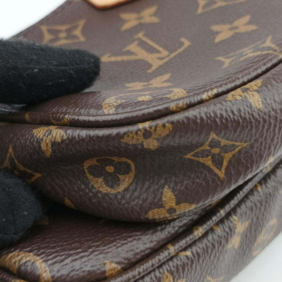 Vintage Louis Vuitton Multi Pochette Accessoir brown×khaki Monogram Canvas M44813 shoulderbag | stylenewstar