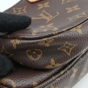 Vintage Louis Vuitton Multi Pochette Accessoir brown×khaki Monogram Canvas M44813 shoulderbag | stylenewstar