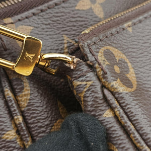 Vintage Louis Vuitton Multi Pochette Accessoir brown×khaki Monogram Canvas M44813 shoulderbag | stylenewstar