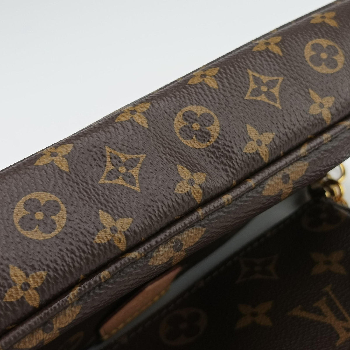 Vintage Louis Vuitton Multi Pochette Accessoir brown×khaki Monogram Canvas M44813 shoulderbag | stylenewstar