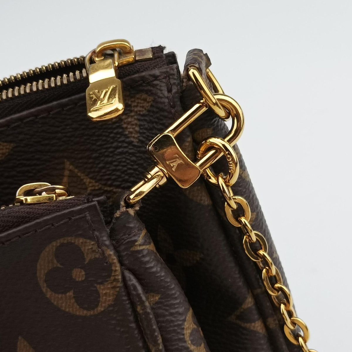 Vintage Louis Vuitton Multi Pochette Accessoir brown×khaki Monogram Canvas M44813 shoulderbag | stylenewstar
